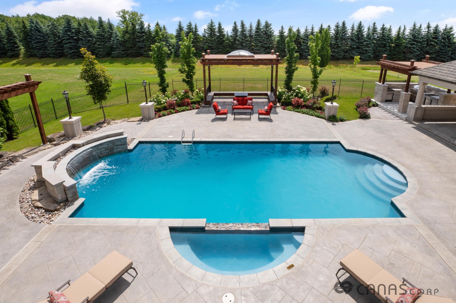 45 Kensington Dr
